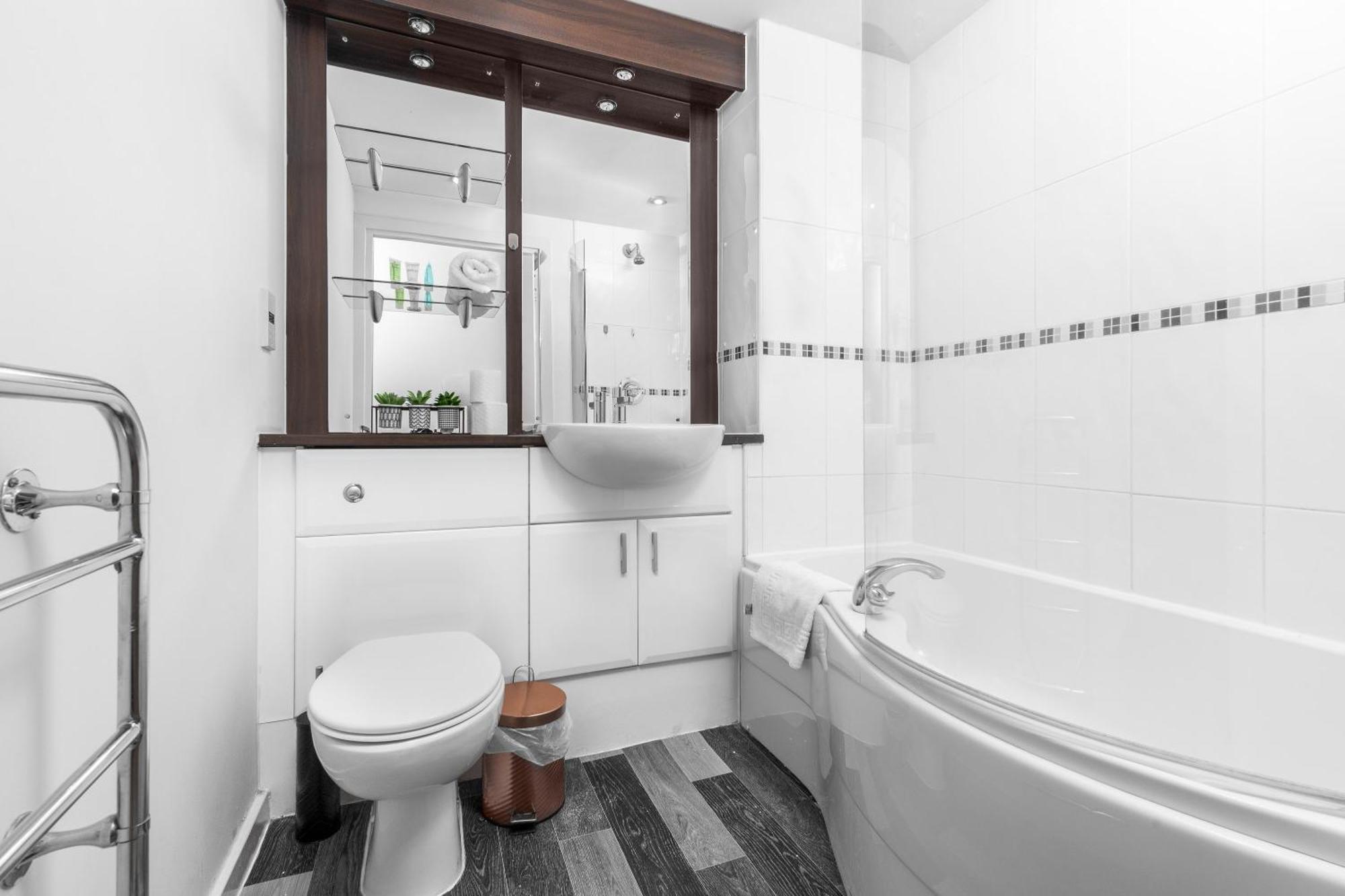 City Centre Apartment - 2 Bedroom - Secure Parking - Top Rated - 201M 버밍엄 외부 사진